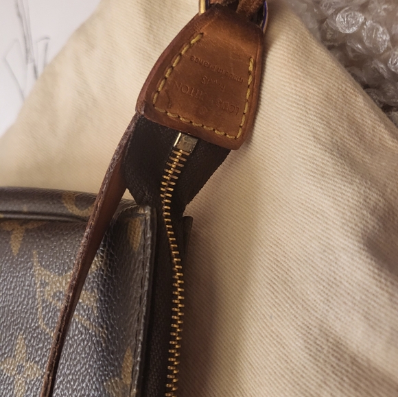 LV POCHETE - Picture 13 of 16